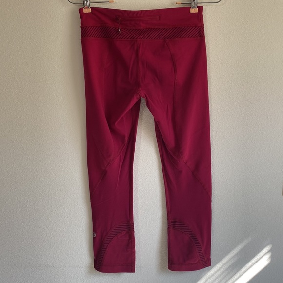 Lululemon Size 4 Inspire Crop II Bumble Berry Maroon Hyperstripe Bordeaux Drama - Picture 5 of 7